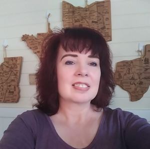 Meet your Posher, Cassandra